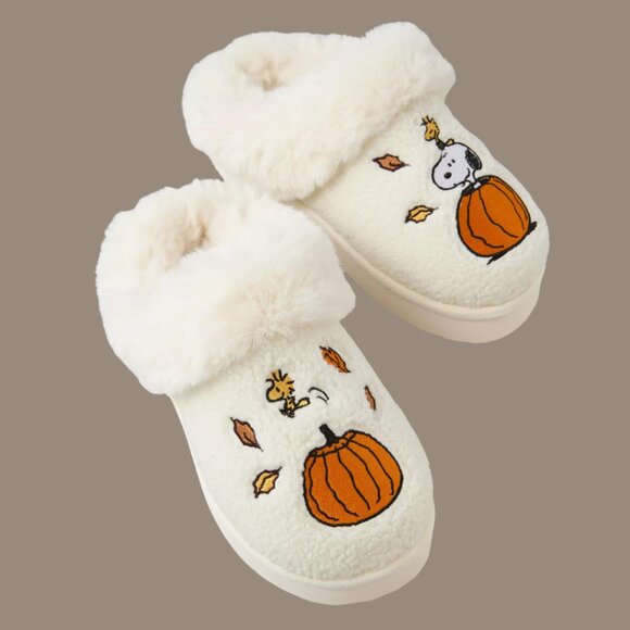 Peanuts Snoopy Fall Slippers & Socks Bundle - American Eagle AE SIZE 9 - NWT - Picture 4 of 12